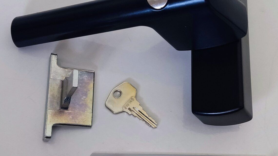 Anahtarlı Si-Aubi Alüminyum Pencere Kolu Siyah