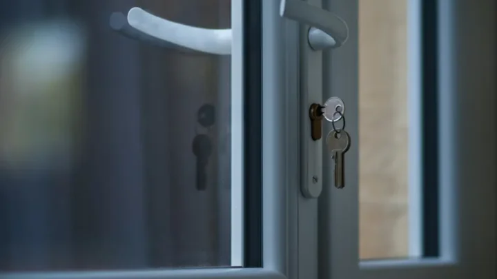 pimapen kilitli kapi kolu